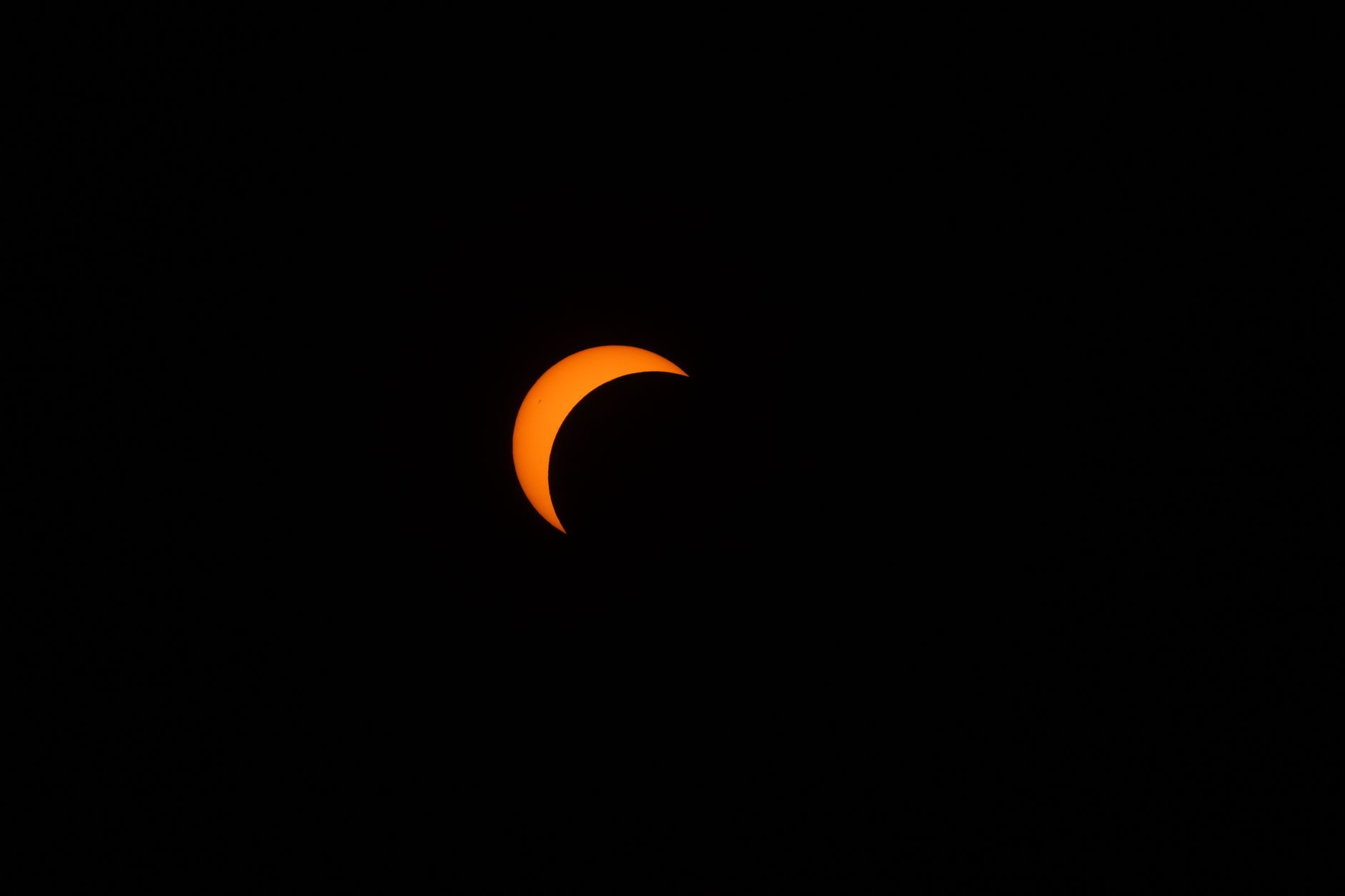S-shaped kink on the Sun